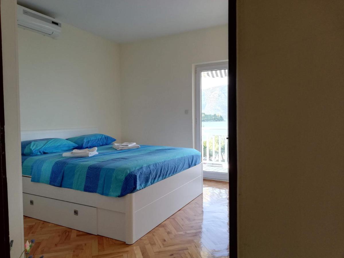 Fei Fei Apartments 2 Račišće Dış mekan fotoğraf