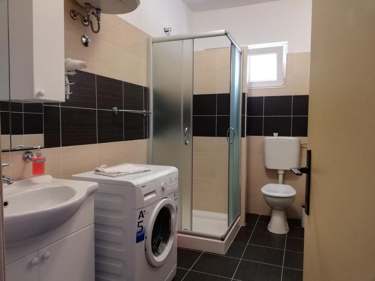 Fei Fei Apartments 2 Račišće Dış mekan fotoğraf